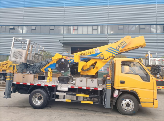 江鈴28米伸縮臂高空作業車