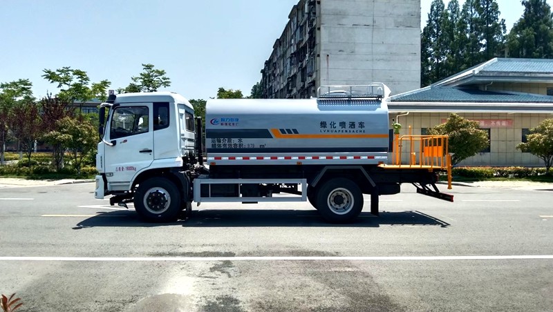 12方灑水車