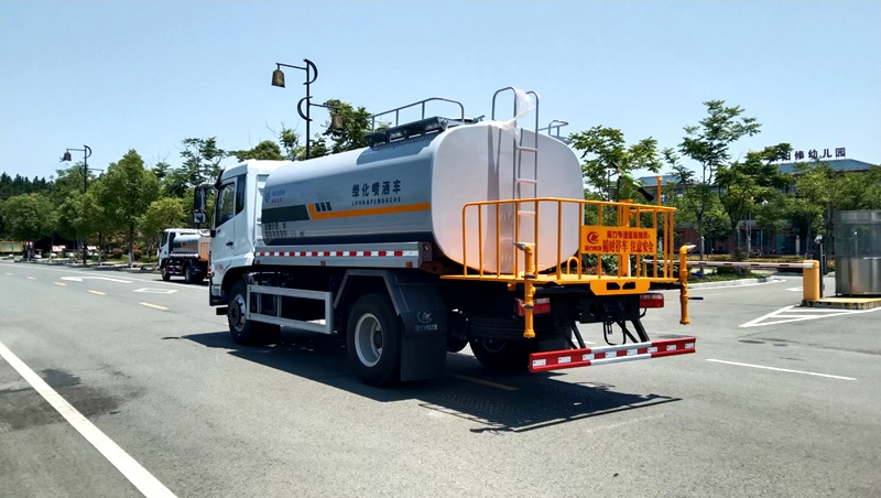 東風(fēng)12方灑水車廠家