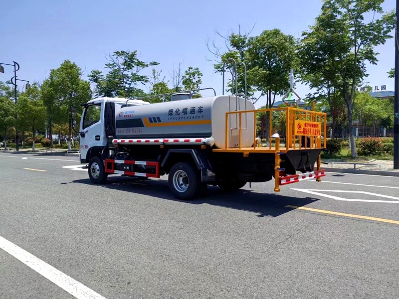 東風灑水車