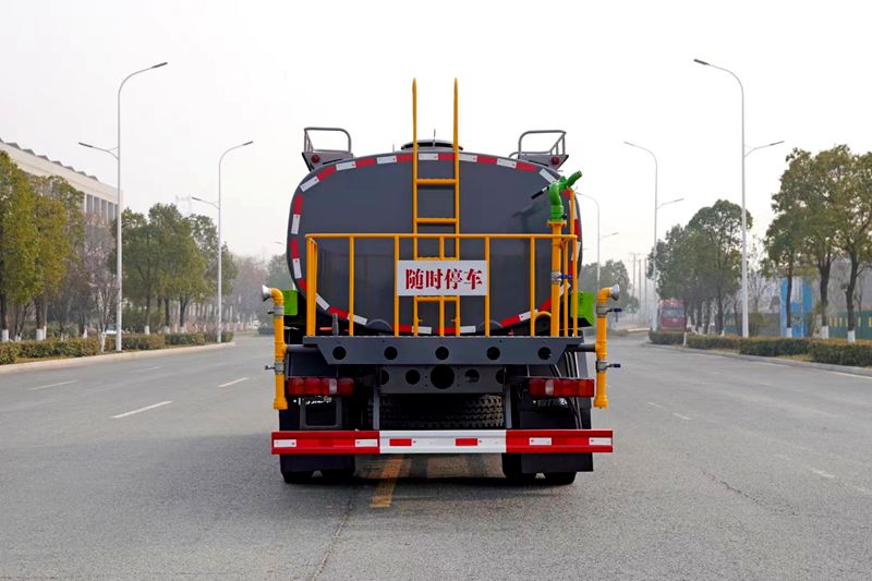 程力灑水車