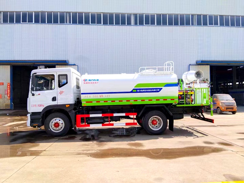 15方灑水車