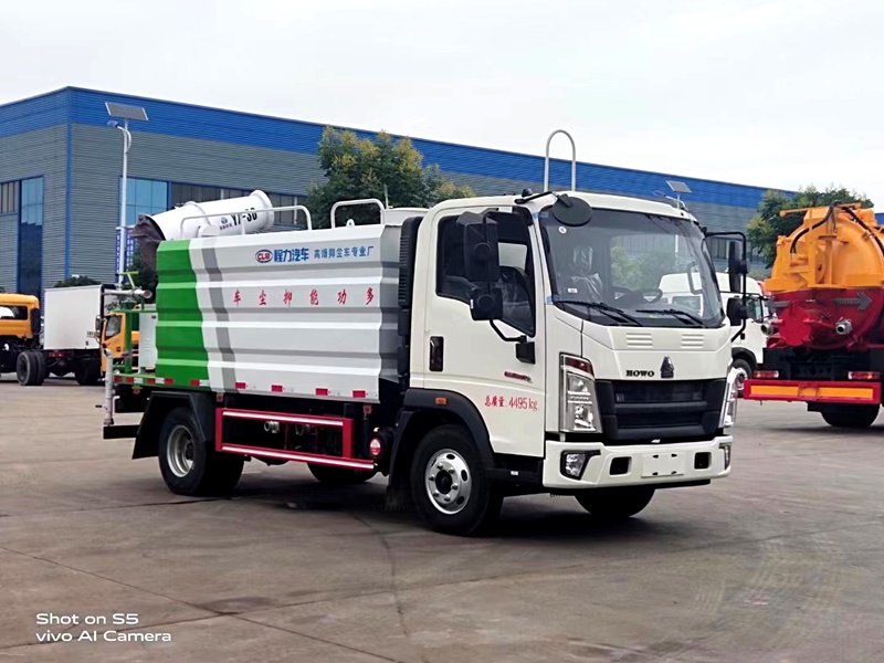 程力藍牌灑水車