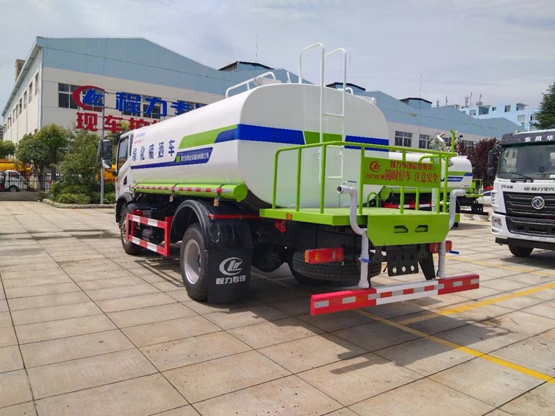 東風灑水車