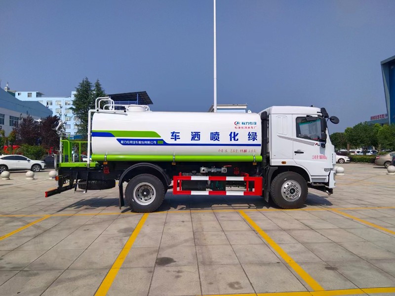 15方灑水車