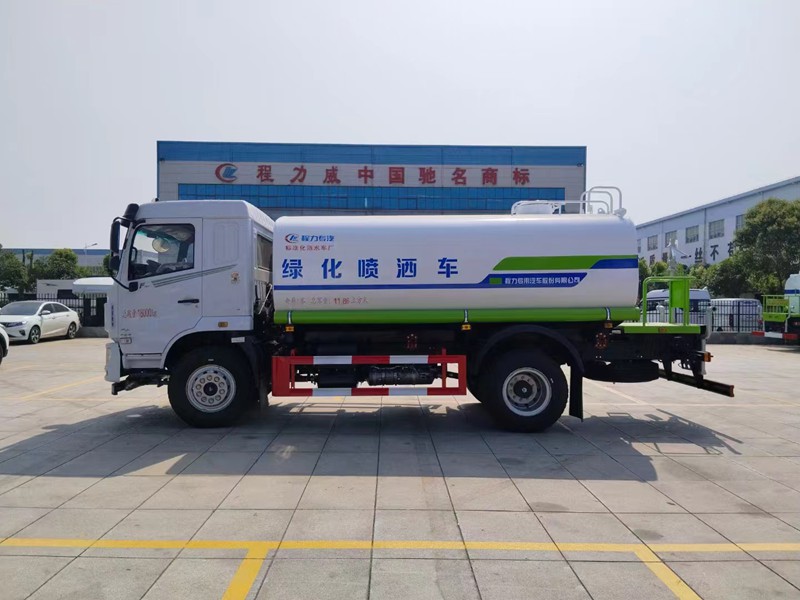 東風(fēng)15方灑水車